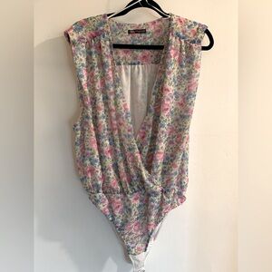 NWOT Zara Floral Faux Wrap Bodysuit